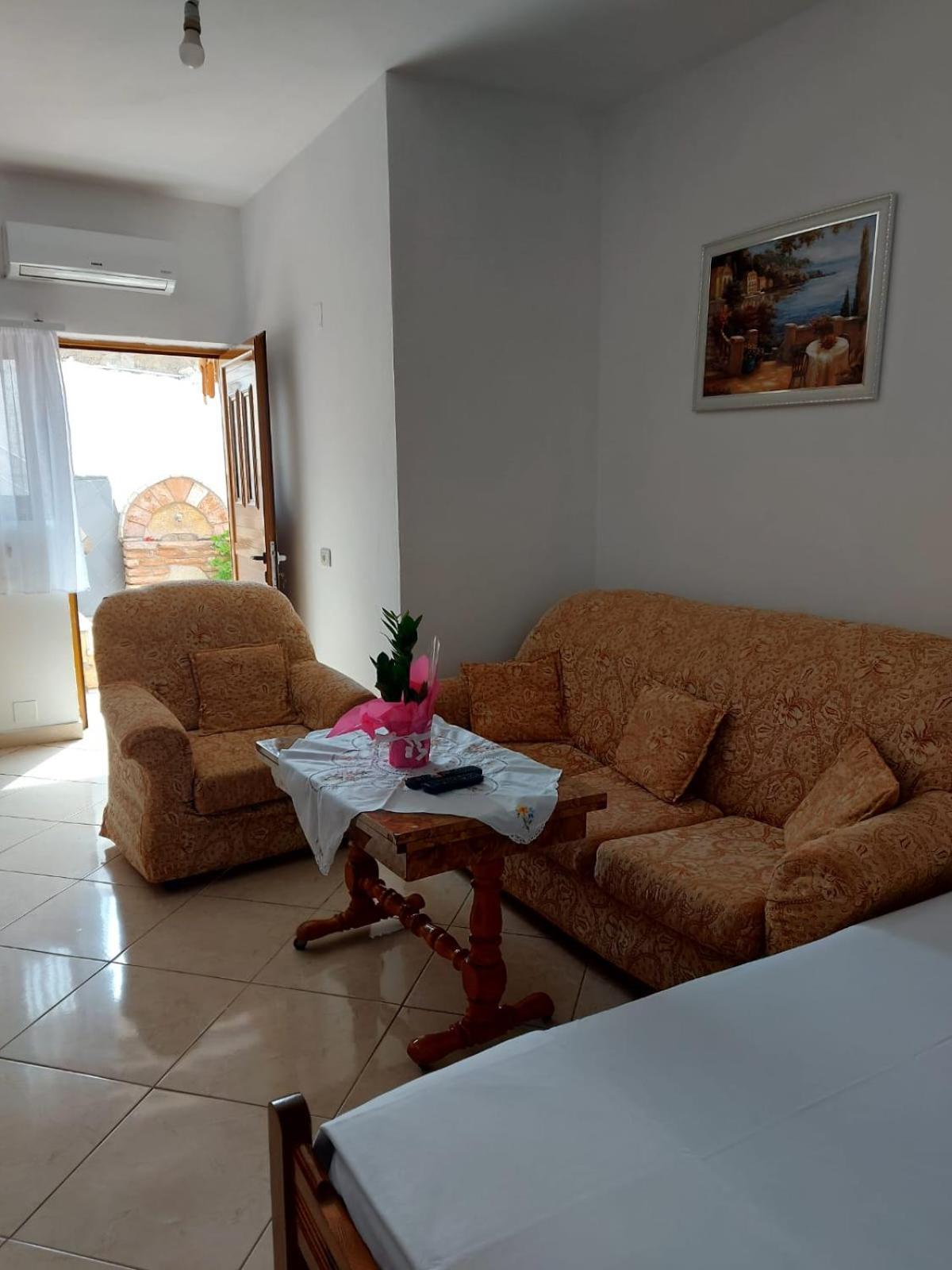 Guesthouse Shpetim Sarandë Eksteriør billede