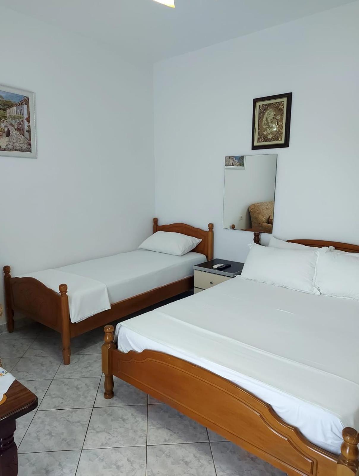 Guesthouse Shpetim Sarandë Eksteriør billede